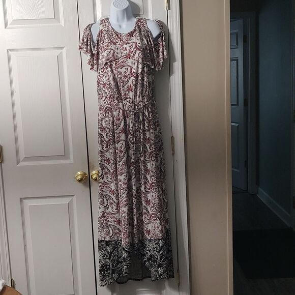 Cato Dresses & Skirts - CATO'S Castaway Ideal Black maxi cold shoulder  dress.  Sz L